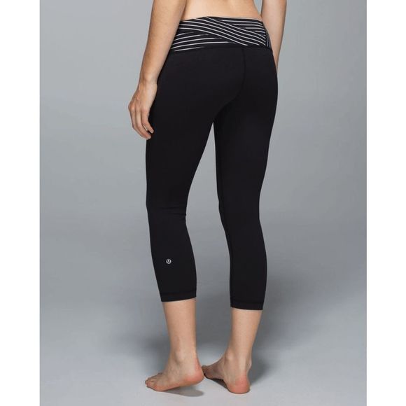 Lululemon Wunder Under Crop *Black /  Wi14 Quilt 3* Size 4 - Picture 3 of 10
